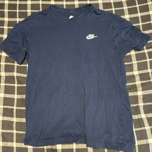 The Nike tee (blue)
